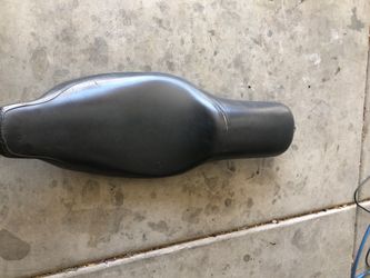Le fera motorcycle seat. Fits 2012 harley Davidson dina