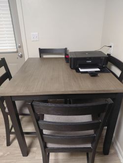 High top Table With 4 Chairs