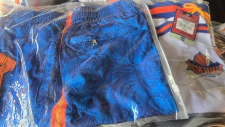 Knicks jerseys and shorts