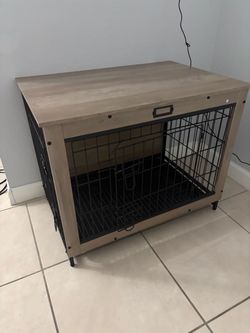Wooden crate for pets