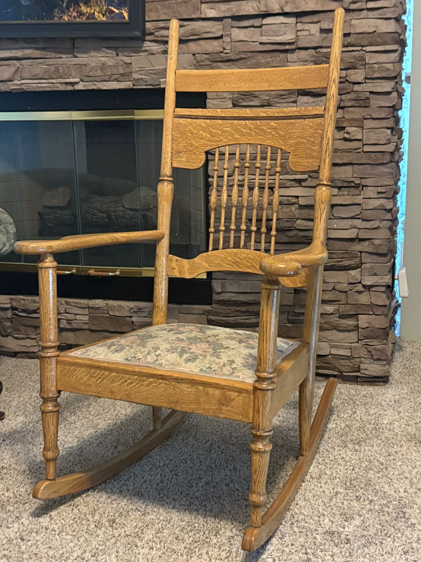 Antique Golden Oak Rocking Chair for Sale in Las Vegas, NV - OfferUp
