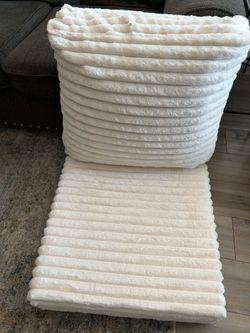 White Floor Chari