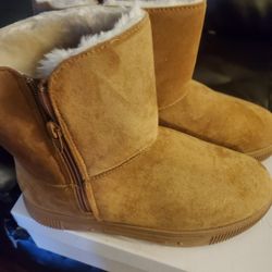 Brand New Women Boots