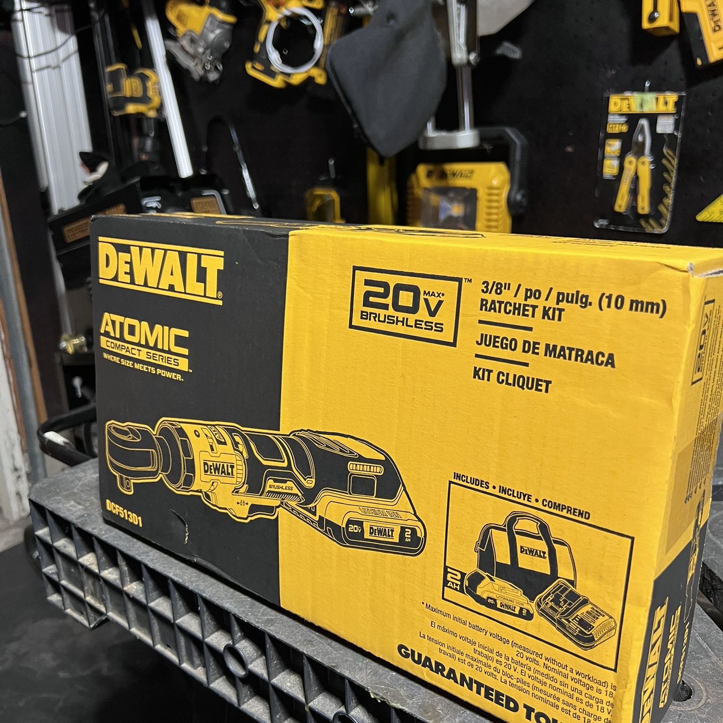 DEWALT 20V MAX Ratchet Set, 3/8 inch, 70 lbs of Torque, Battery and Storage  Bag Included (DCF513D1) for Sale in Anaheim, CA OfferUp