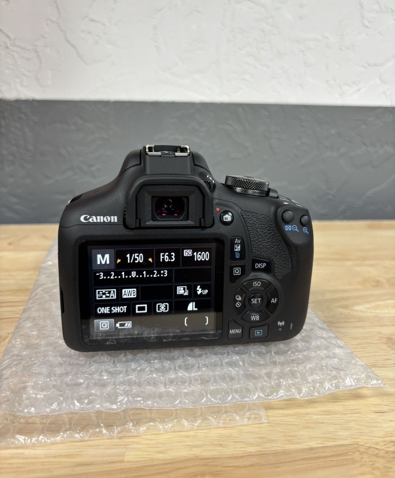 Canon Rebel T7 