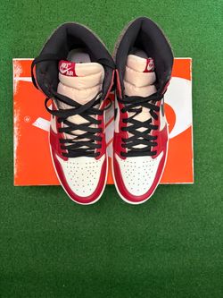 Air Jordan retro 1 Lost And found Chicago size 11 in great condition with laces and box.