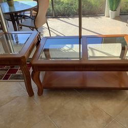 Living Room Tables…like New