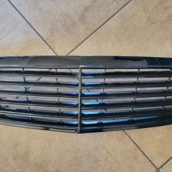 02-06 Mercedes E-Class  Grille 
