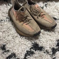 Adidas Men’s Yeezy Boost 350 V2 Size 11