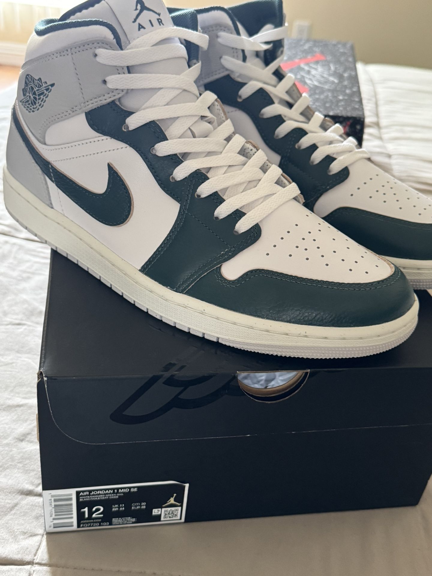AIR JORDAN 1 MID SE SIZE 12