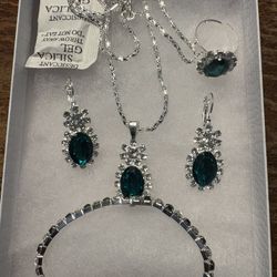 Beautiful Necklace Sets 