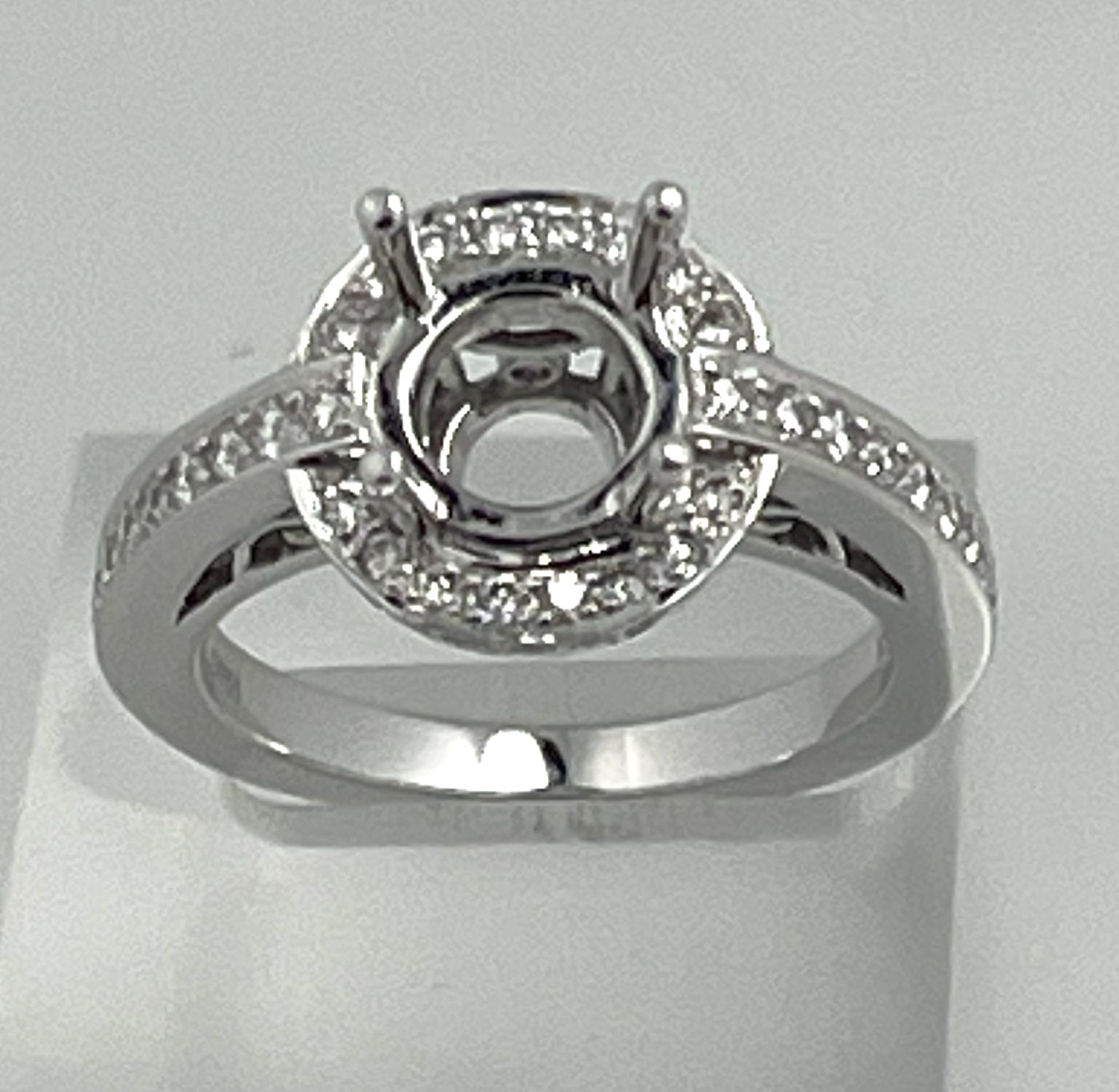 18k Settings For Round 6.5mm 