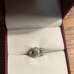 Engagement ring With wedding bands 