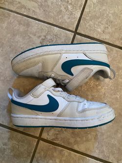 Nike size 2Y