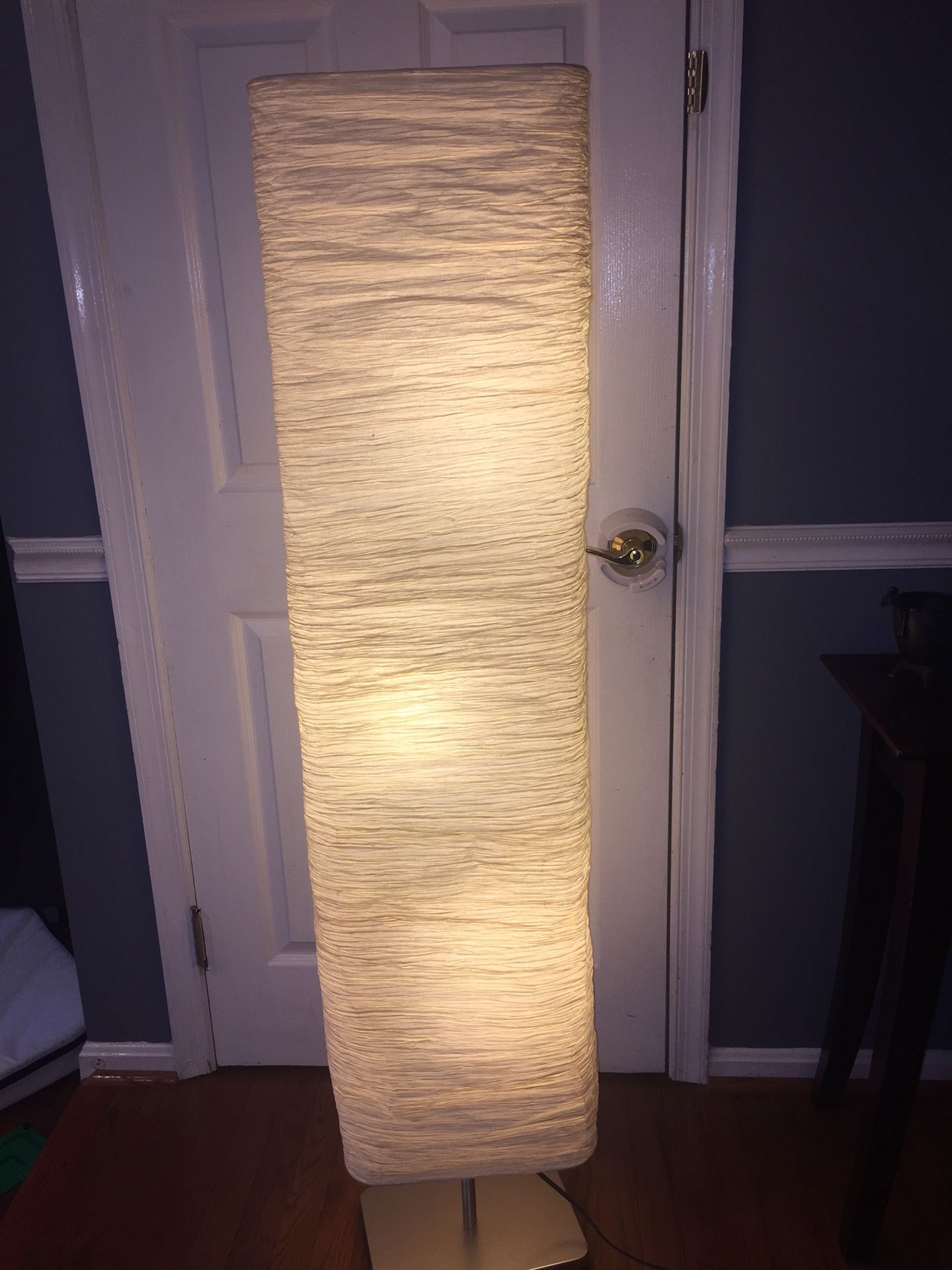 Floor lamp