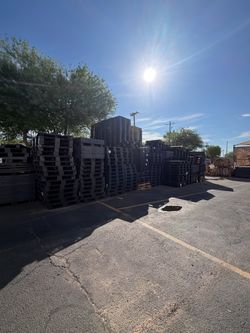 Pallets plastic stackable