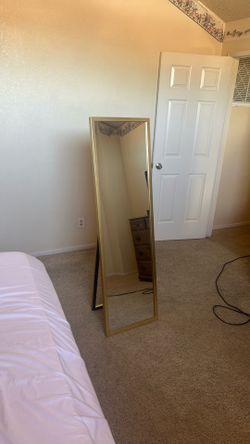 Stand up Mirror