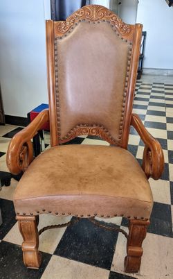 AICO Michael Amini Leather Royale Dining Room Arm Chair (ONLY ONE CHAIR)