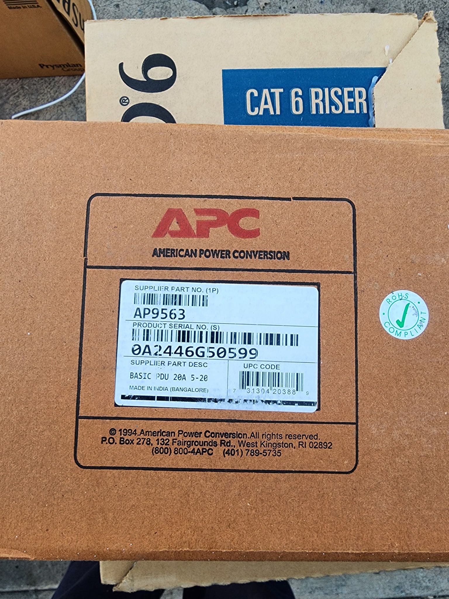 APC NetShelter Basic Rack