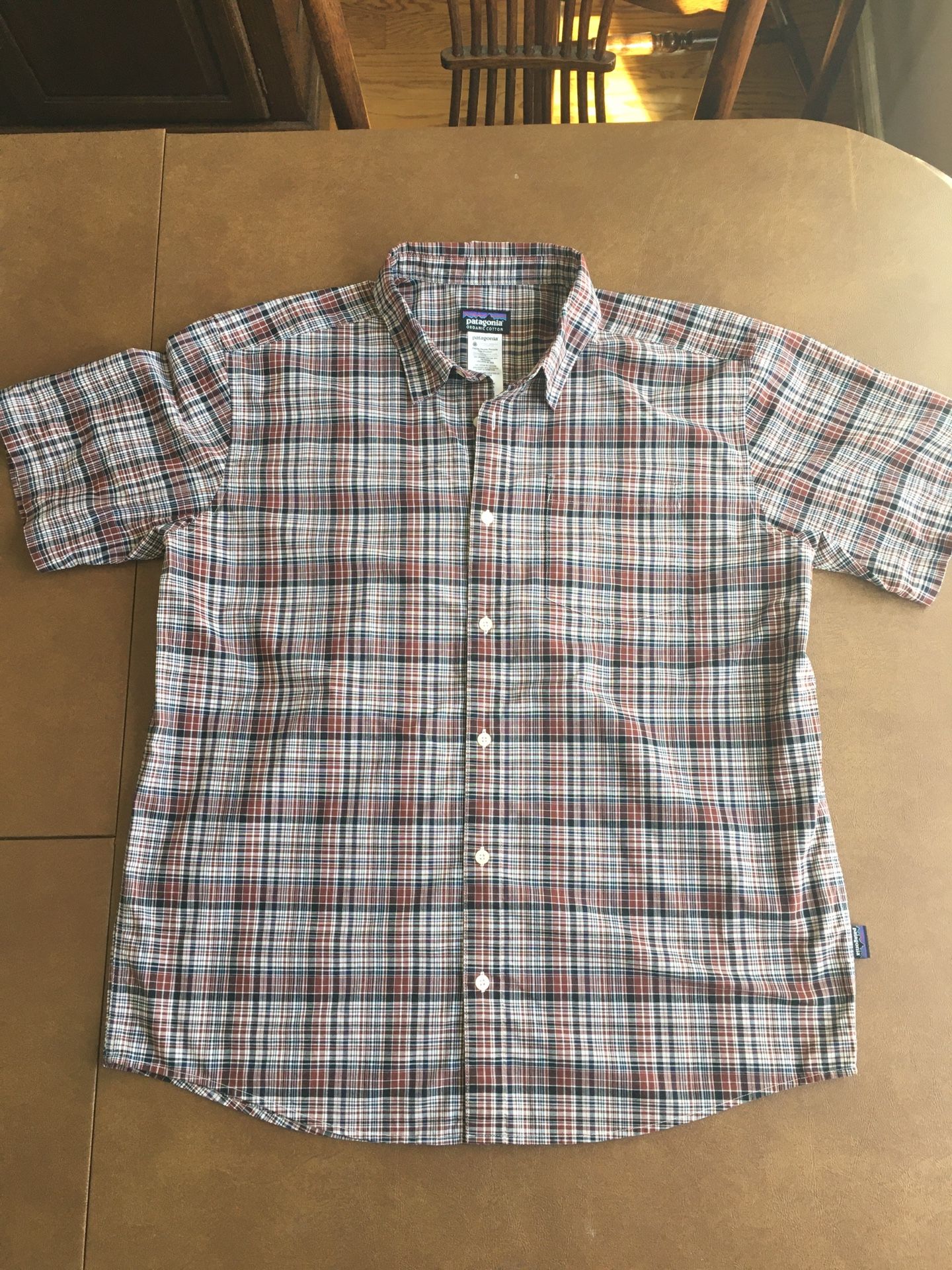 Patagonia men’s button up shirt.