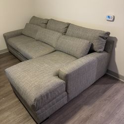 Deep Seat Sectional (Like New)