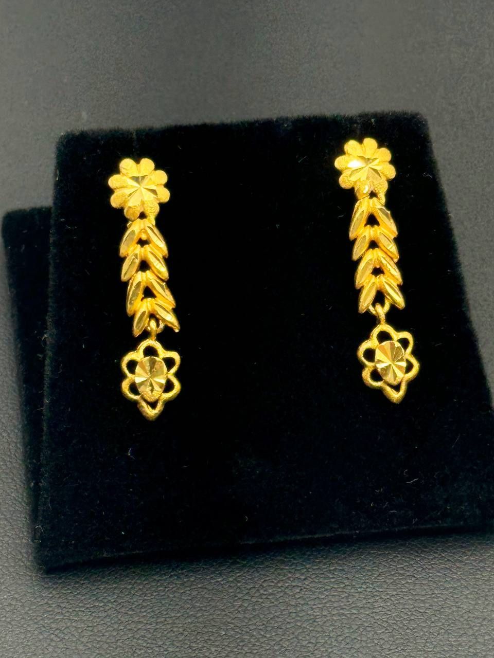 21 karat solid yellow gold flower long studs earrings