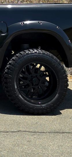 Set of wheels and tires