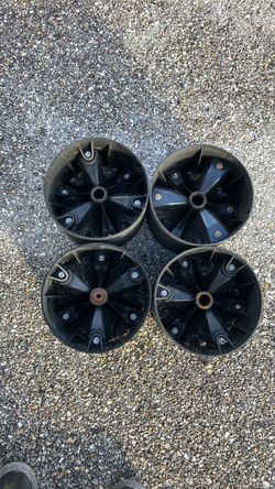 Four wide wheels