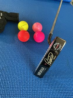 ABSOLUTELY BEAUTIFUL DESIGNED BLADE GOLF PUTTER RIGHTHAND.
