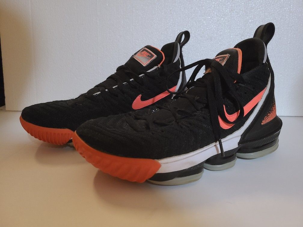 Nike Lebron 16