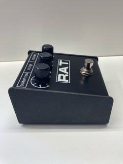 RAT Distortion guitar pedal