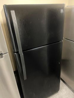 Kenmore Top Mount Black Refrigerator
