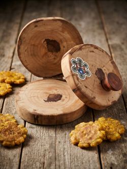 Handmade  wooden tostonera