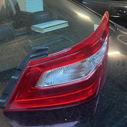 Nissan Altima 2016-2018 Taillight Passenger Side, Perfect Condition