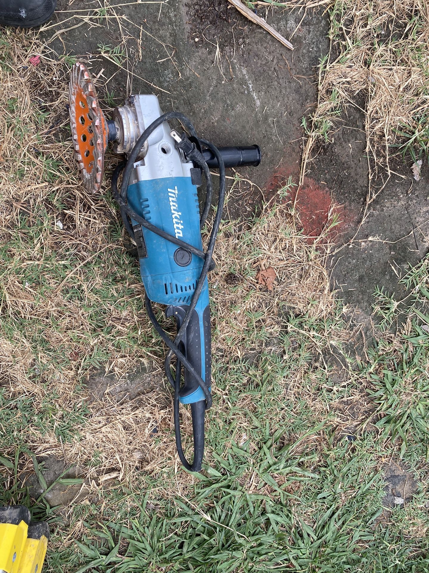 Makita Grinder GA7021