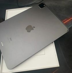 IPad Pro 2020 Like New With Apple Care