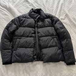 BRAND NEW BLACK PUFFER JACKET LARGE