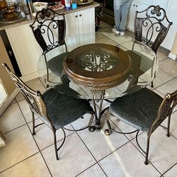 Round Glass Dinning Table w. 4 Chairs