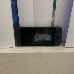 Nintendo Switch + Game / Juego