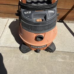 Rigid  14 Gal Vacuum 