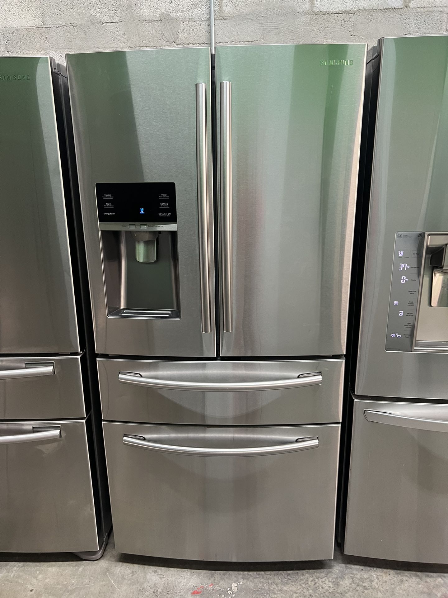 Refrigerator De 4 Puertas Marca Samsung