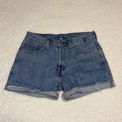 Levi’s Women Médium Wash 505 Denim Roll Up Shorts