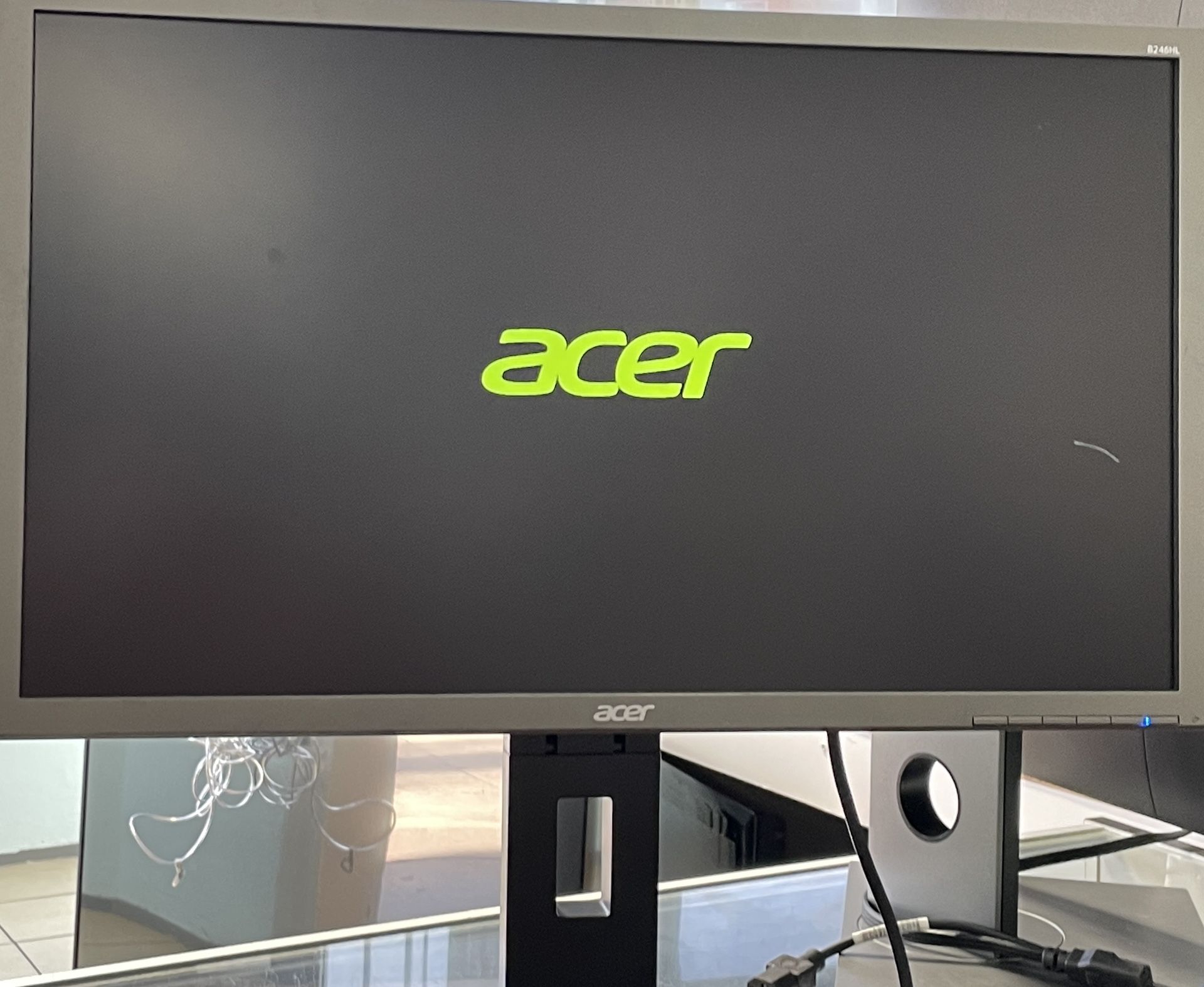 24" Acer B246HL Computer Monitor 1920x1080 With Rotating Stand