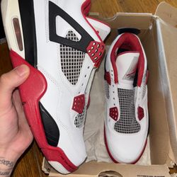 Air Jordan 4 ‘Fire Red’