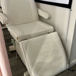 Multifunctional beauty eyelash extension bed