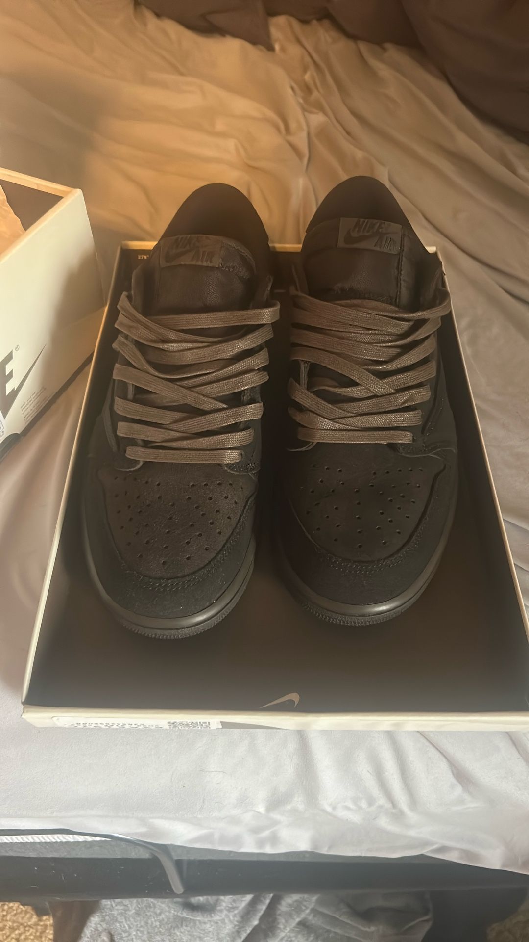 Jordan 1 Travis Scott Brown velvet