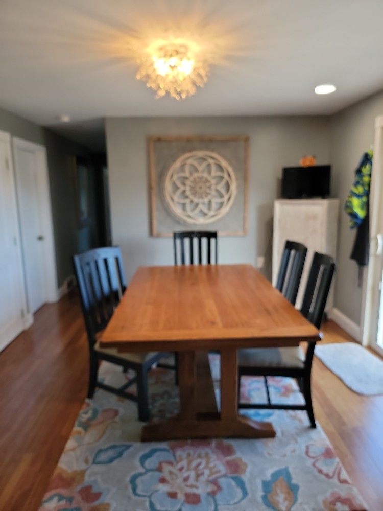 Stunning Dining Table And Chairs