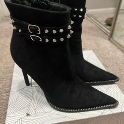 Boots Size 8