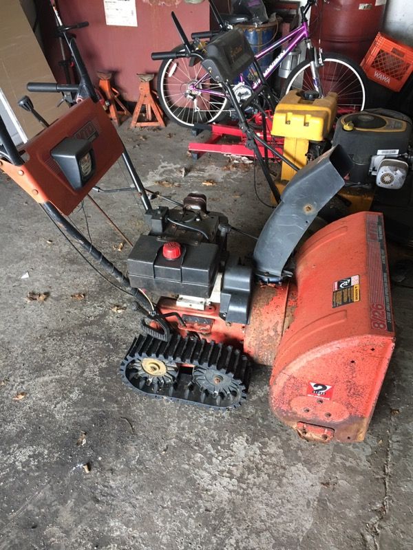 MTD yard Machine 8hp 26 inch tread snow blower