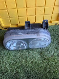 2012 Dodge Challenger Right Side Headlight